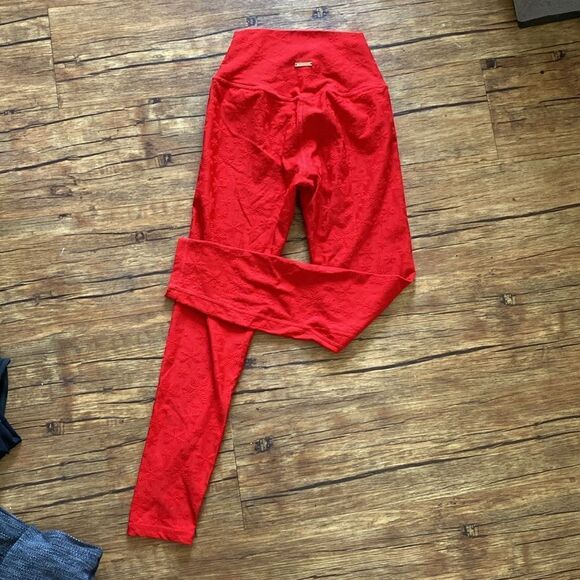 Size 4 Red Limited Edition ZYIA Snowflake 7/8 Leggings - Picture 3 of 3